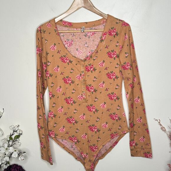 FREE PEOPLE Dylan Thermal Printed Floral Bodysuit Orange Pink Floral Sz L {3F9} - Picture 2 of 5